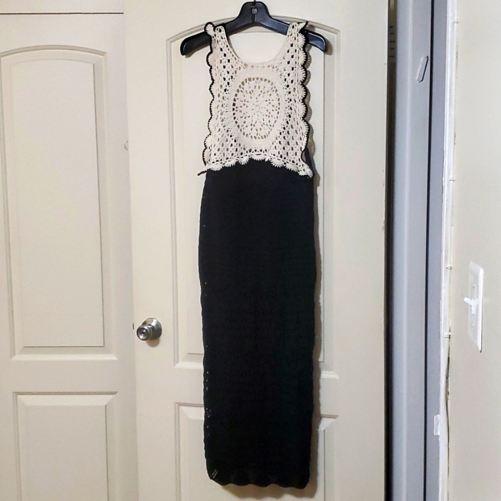 Black and white contrast Chenille dress.